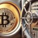 bitcoin en una bóveda bancaria invulnerable, estilo profesional