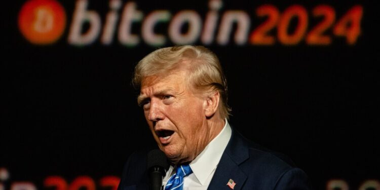 Donald Trump ahora ha lanzado su propia criptomoneda. Fuente: NPR.
