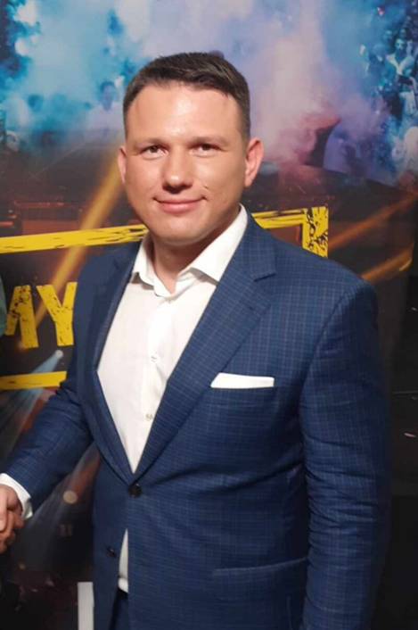 Sławomir Mentzen, candidato presidencial polaco defensor de Bitcoin y las criptomonedas.