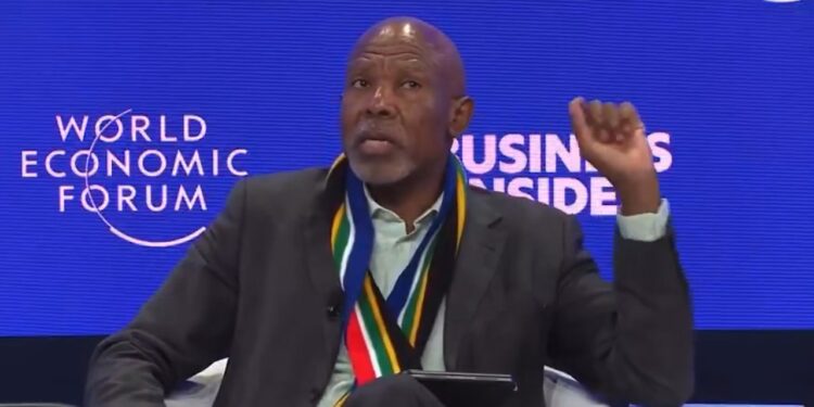 Lesetja Kganyago desafía la visión de integrar bitcoin en las reservas federales. Fuente: @samcallah