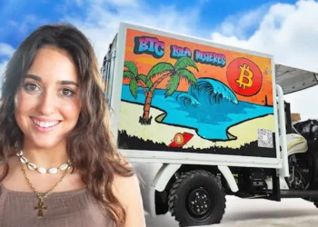 La influencer Isabella Santos impulsa la ciudadelas de Bitcoin en el caribe mexicano. Fuente: BTC Isla.
