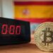 El reloj sigue corriendo para los contribuyentes españoles que tienen bitcoin en el extranjero. Fuente: Grok.