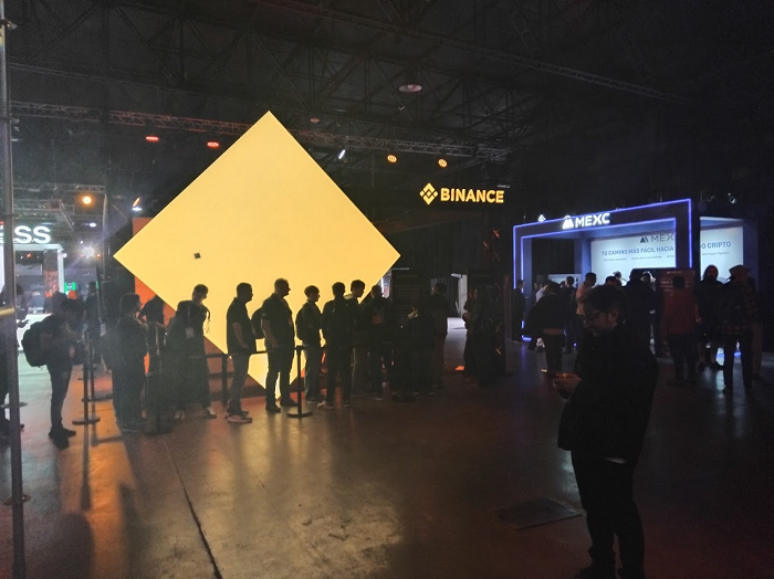 Stand de Binance en LABITCONF 2025.