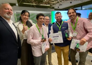 Fotografía de los ganadores del Demo Day del Banco Plaza.