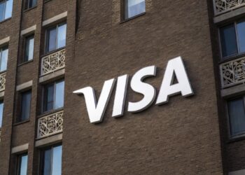 Edificio con el logo de Visa.